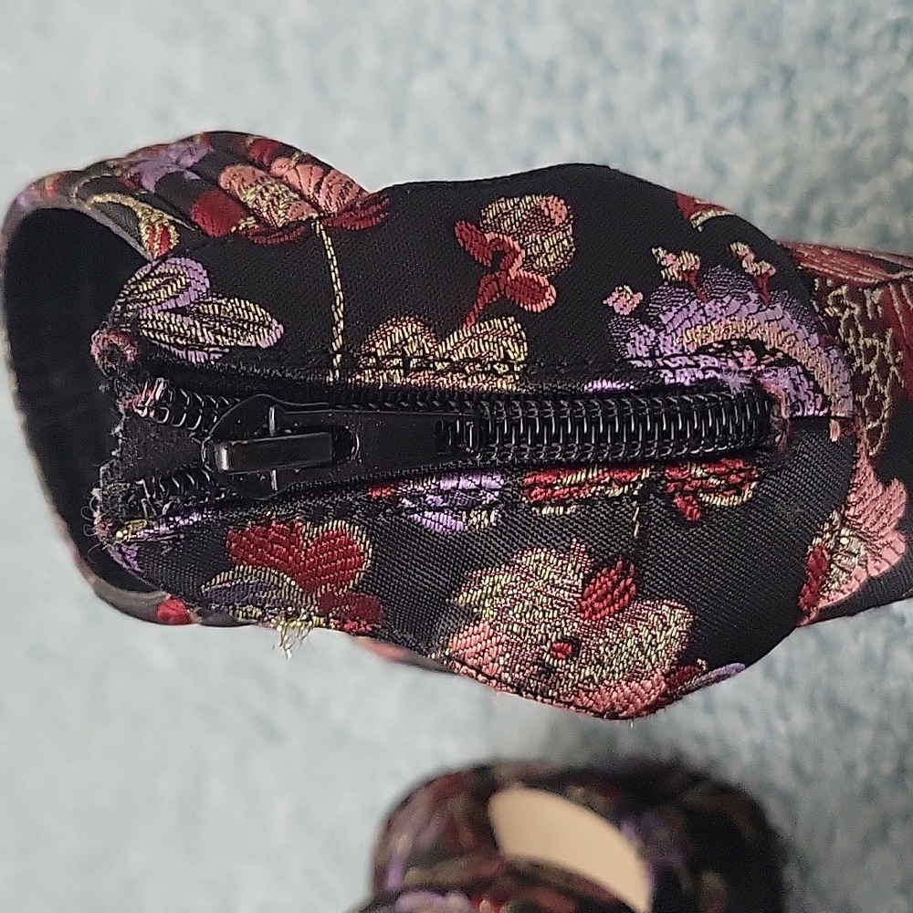 Charlotte Russe Floral Heels - Picture 5 of 8